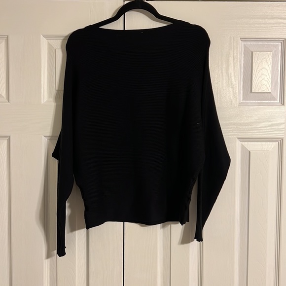 Black Ribbed Top - Picture 2 of 3